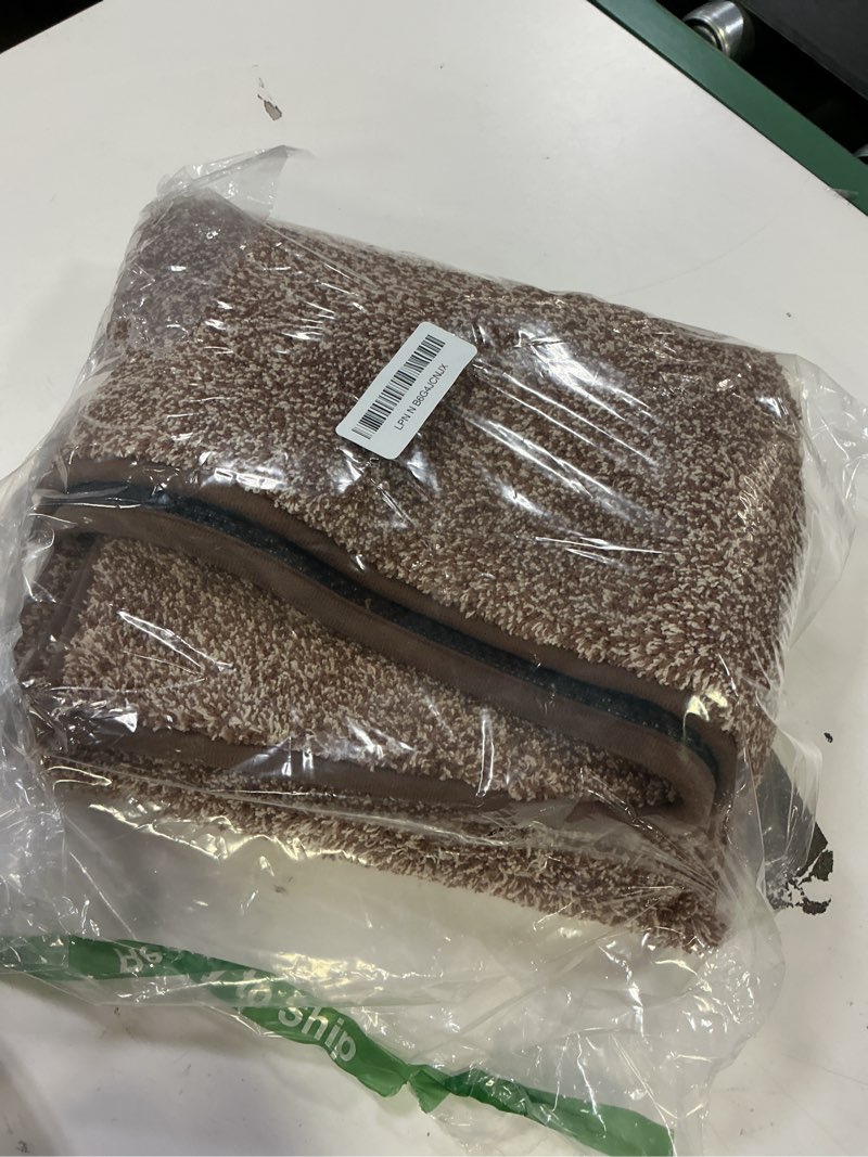 Condition photo showing Good Condition for purrugs dirt trapping door mat 24" x 35.5", non-slip machine washable entryway rug, dog doormat, indoor front door mat, super absorbent entry rug for muddy shoes & paws, brown-light cream brown-light cream 24" x 35.5"
