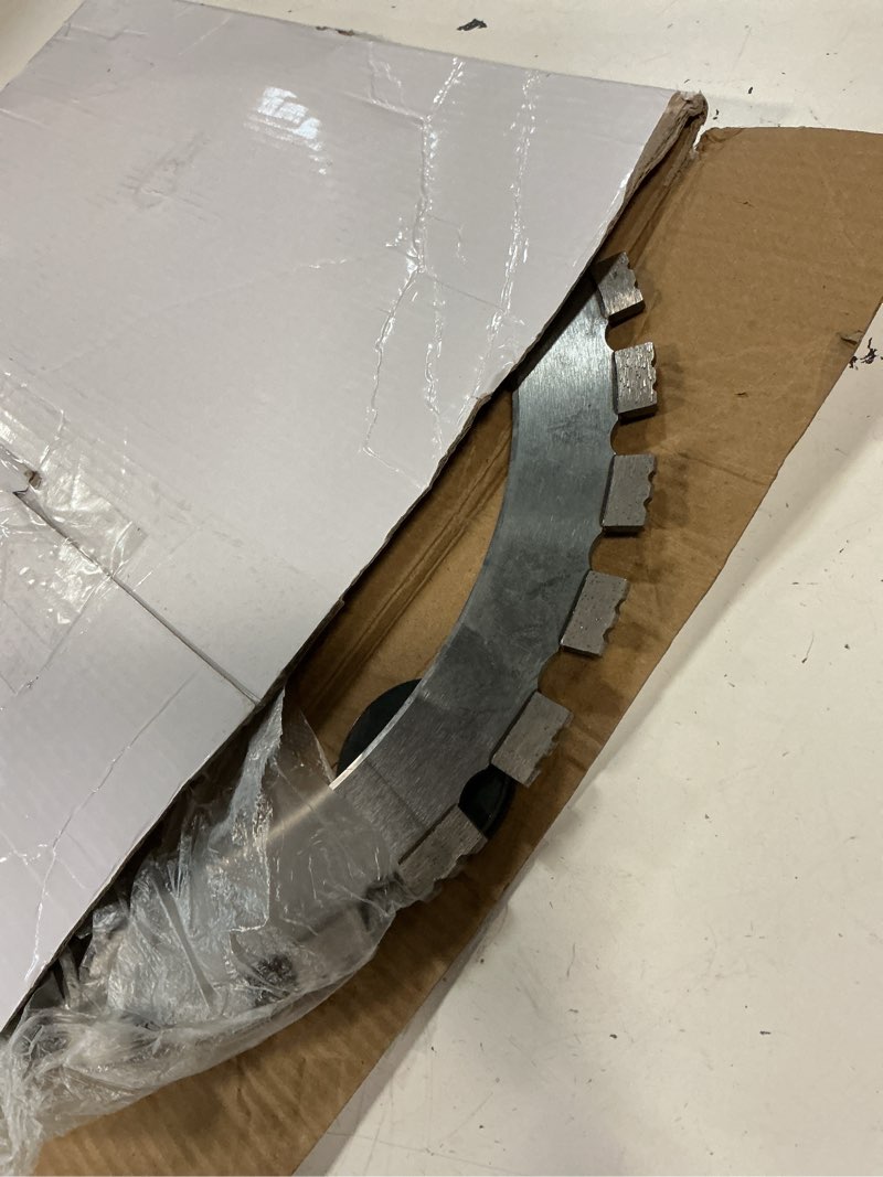 Condition photo showing Good Condition for 16in concrete circular saw blade, ring-shaped concrete cutting machine accessory, suitable for wood, bricks, aluminum, and reinforcing bars