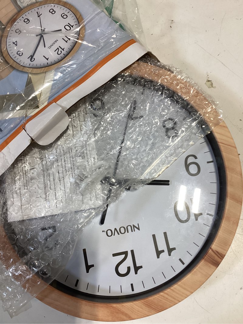 Condition photo showing Good Condition for nuovo 10 inch wooden round wall clock silent & non-ticking retro wall clock operated for living room bedroom kitchen(26 cm/ 10") wood grain 10 inch
