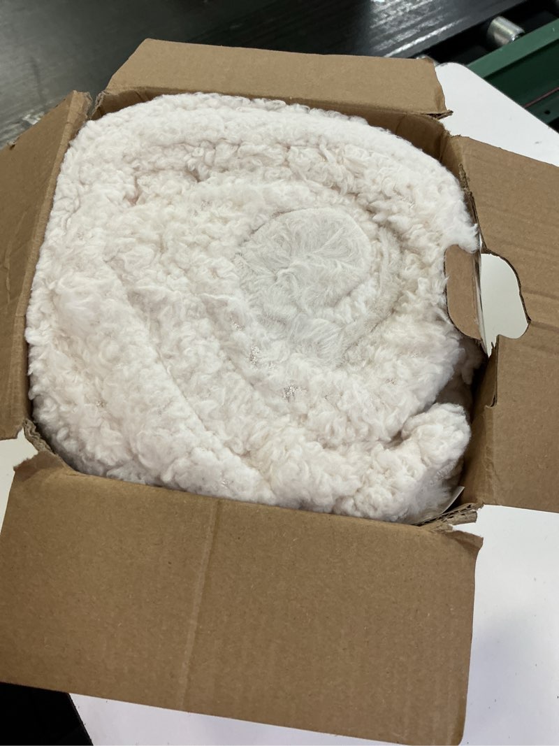 Condition photo showing Good Condition for bedsure comfyfleece™ waterproof dog blankets for large dogs - soft pet cat blanket corduroy fleece for bed protector washable, cozy calming reversible furniture protection,60"x80", cream twin(60x80")-1pc cream