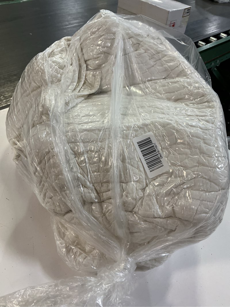 Condition photo showing Good Condition for european linen cotton stitch quilt set, king/cal king, ivory