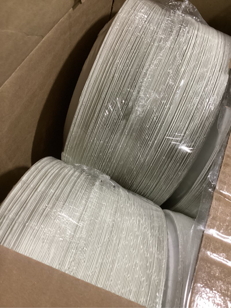 Condition photo showing New/Like New for dixie basic 8.5 inch light-weight paper plates by gp pro, white, 500 count (125 disposable plates per pack, 4 packs per case), dbp09w 8.5 inches unwrapped