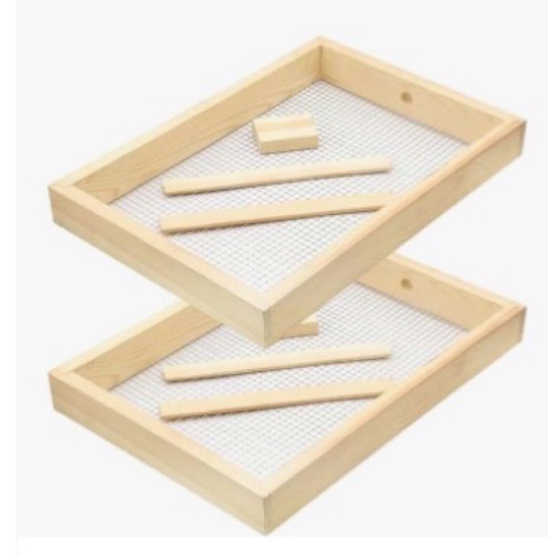 2 Pcs Bee Hive Candy Board 8 Frame Beehive Candy Board Dipped in 100% Beeswax Bee Feeder for Winter 