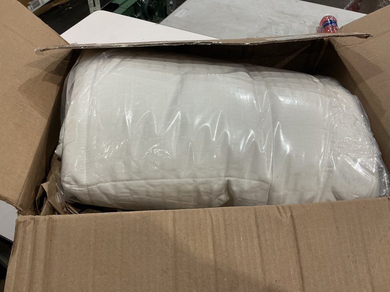 Condition photo showing As Is for serta comfortsure twin xl mattress cover, fitted pillow top mattress pad, super soft and breathable quilted cotton protector with 18" elastic deep pockets for secure fit, white