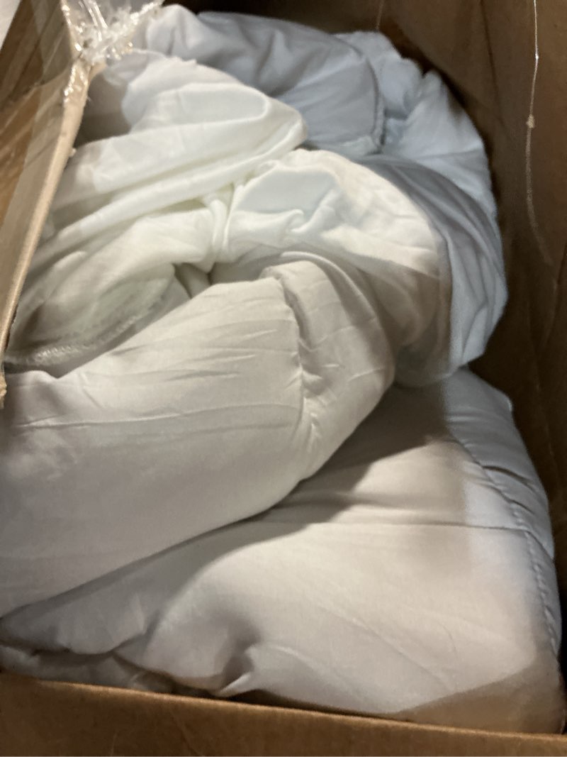 Condition photo showing As Is for hyleory mattress topper - thick bamboo-viscose naturally cooling pillow top mattress pad breathable fluffy soft mattress pad for back pain relief, full size, green green full