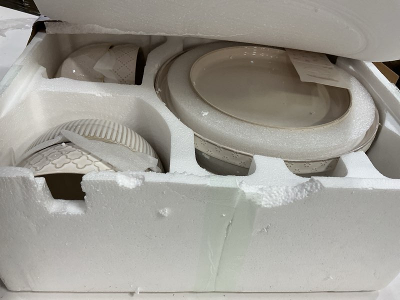 Condition photo showing New/Like New for Getstar Dinnerware Sets, Plates and Bowls Sets (10.5” Dish + 8” Dish + 6” Bowl) for 4, Microwave and Dishwasher Safe, Ceramic Dinnerware Set (12 Piece)