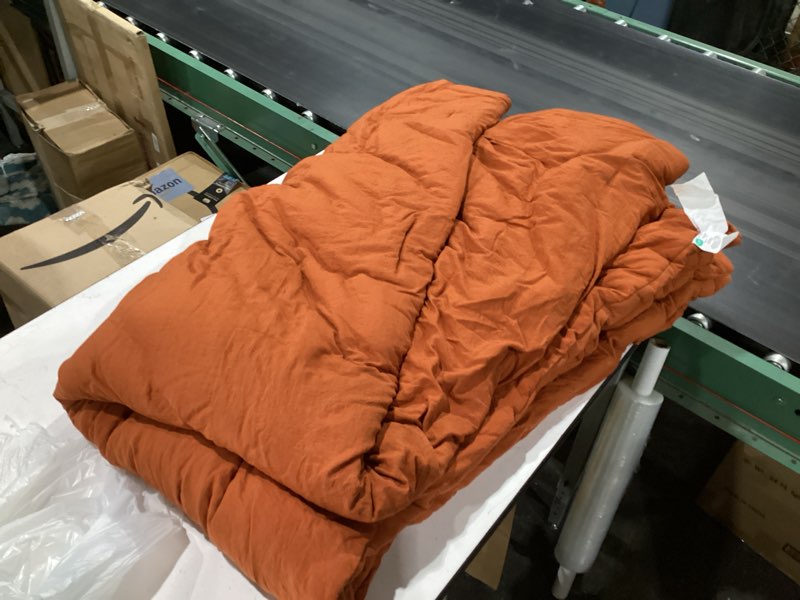 Condition photo showing Good Condition for wrensonge queen comforter set - 3 pieces prewashed burnt orange comforter soft lightweight for all seasons, fluffy down alternative comforter queen size with 2 pillow shams burnt orange queen(90"*90")