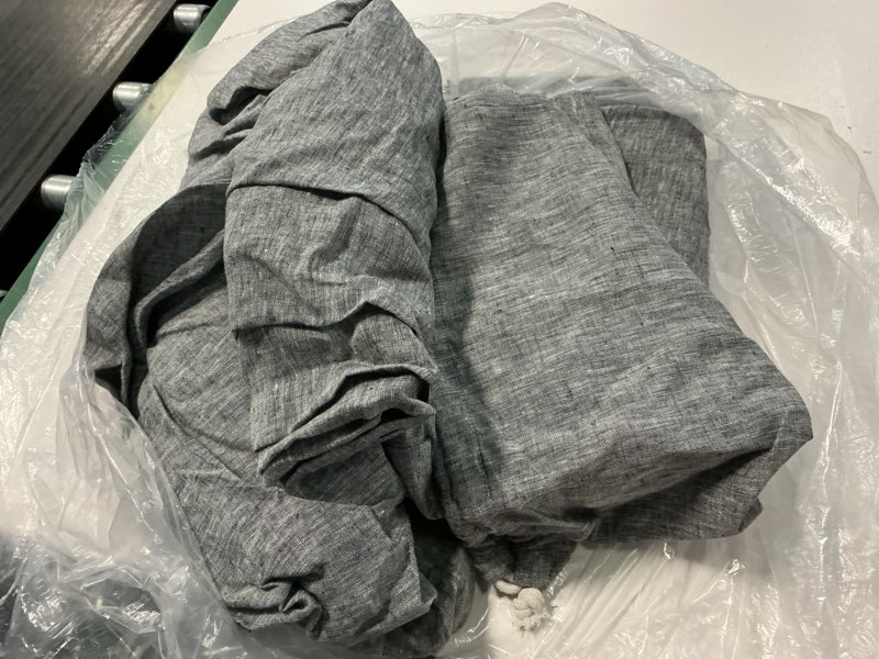 Condition photo showing Good Condition for ( 3 pc ) quince european linen sheet set, king, charcoal chambray