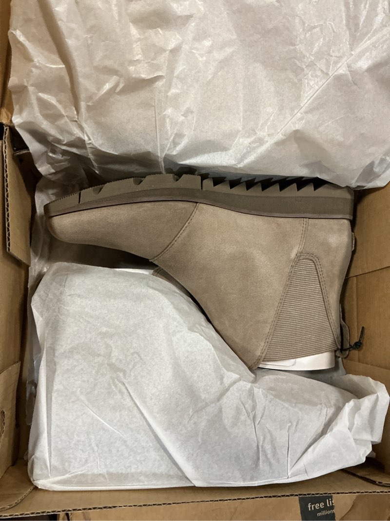 Condition photo showing New/Like New for sorel harlow chelsea ash brown 6.5 b (m)
