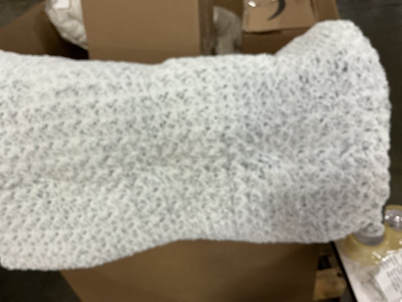 Condition photo showing Good Condition for POCBLUE Deluxe Washable XL Dog Bed Dog Crate Mat 41 inch Comfy Fluffy Kennel Pad Anti-Slip for Dogs Up to 90 lbs, 41" x 27", Grey 41.0"L x 27.0"W x 3.5"Th Grey