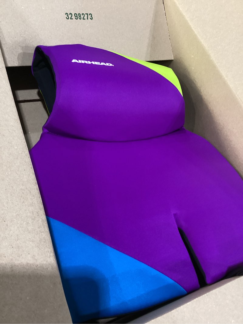 Condition photo showing Good Condition for airhead adult small lifejacket