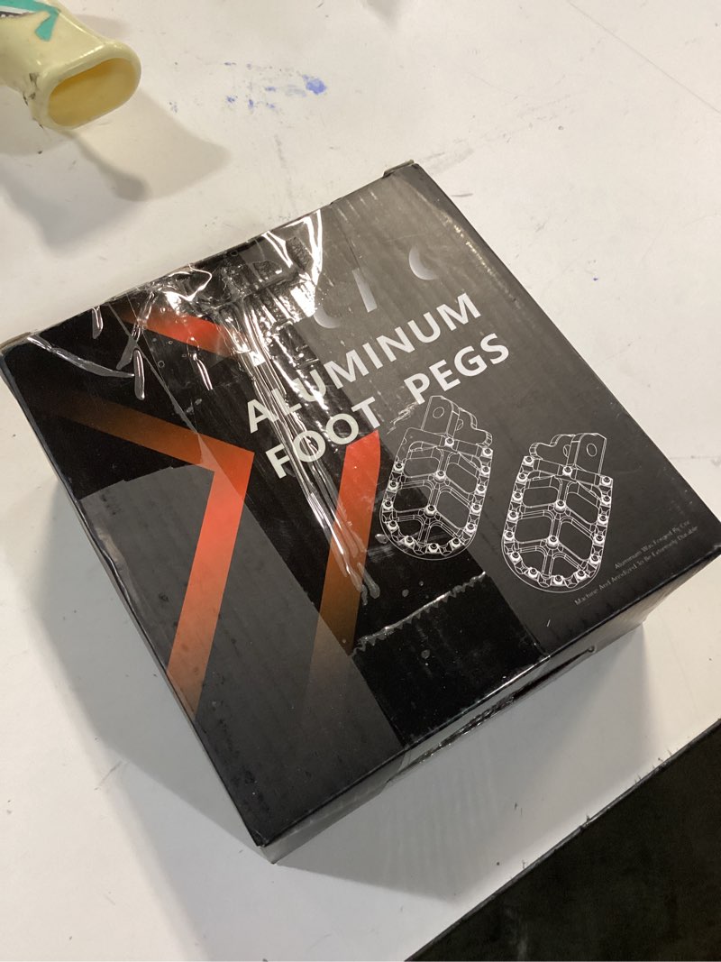 Condition photo showing New/Like New for AnXin Foot Pegs Motorcycle Universal CNC Footpeg for CRF XR CR 50 70 80 100-125cc CT200U Mini Bike SSR Apollo RFZ TaoTao Lifan Kayo Coolster Pit Bike - Red