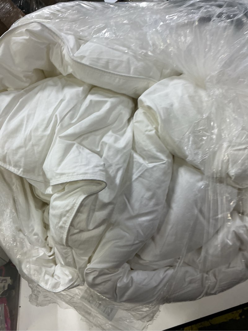 Condition photo showing As Is for quince premium down alternative duvet insert, full/queen, white