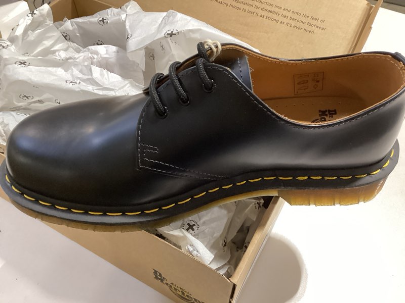Condition photo showing Good Condition for Dr. Martens 1461 Woman Shoes US women’s size 9, US Men’s size 8