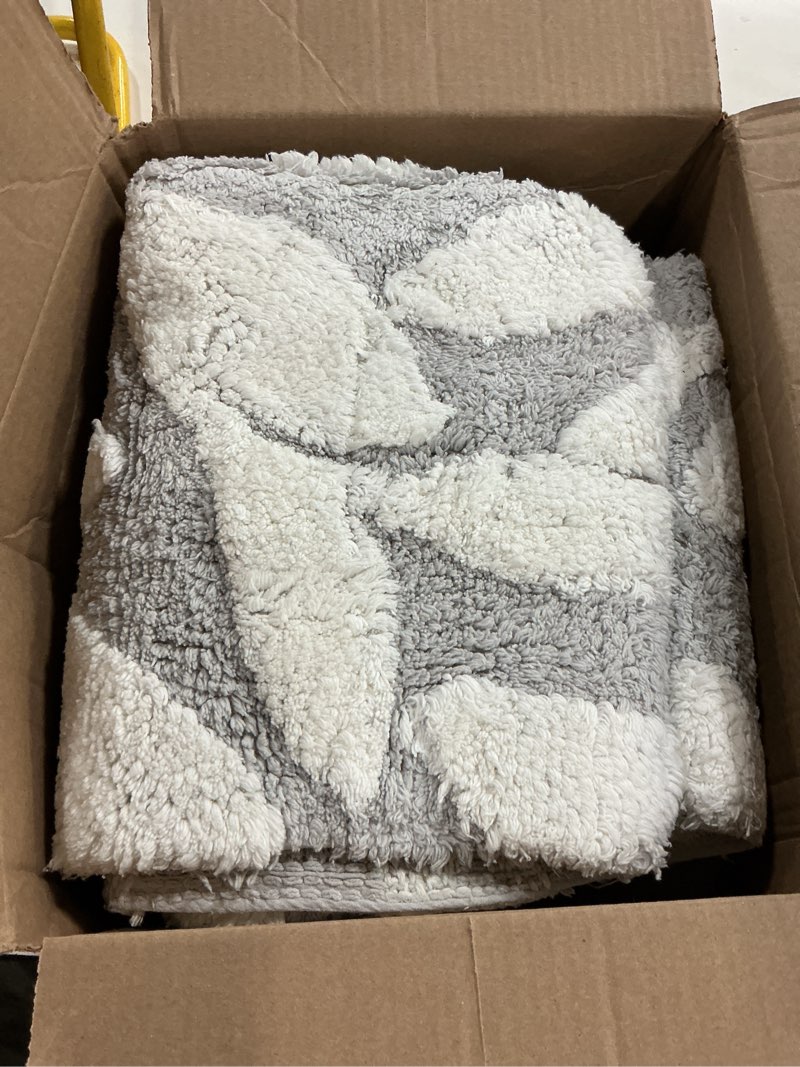Condition photo showing Good Condition for 2 piece bathroom rug set - 35x22 inch and 25x18 inch 100% cotton bath mats with textured botanical leaf print for boho bathroom decor - bath rugs non slip washable bathmats by lavish home (grey)