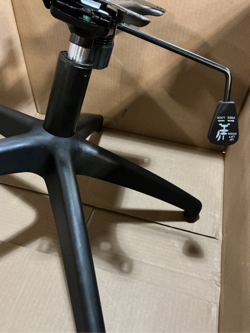 Condition photo showing Good Condition for 320 Pounds Replacement Office Chair Base 28 Inch Swivel Chair Base with Casters Heavy Duty Black