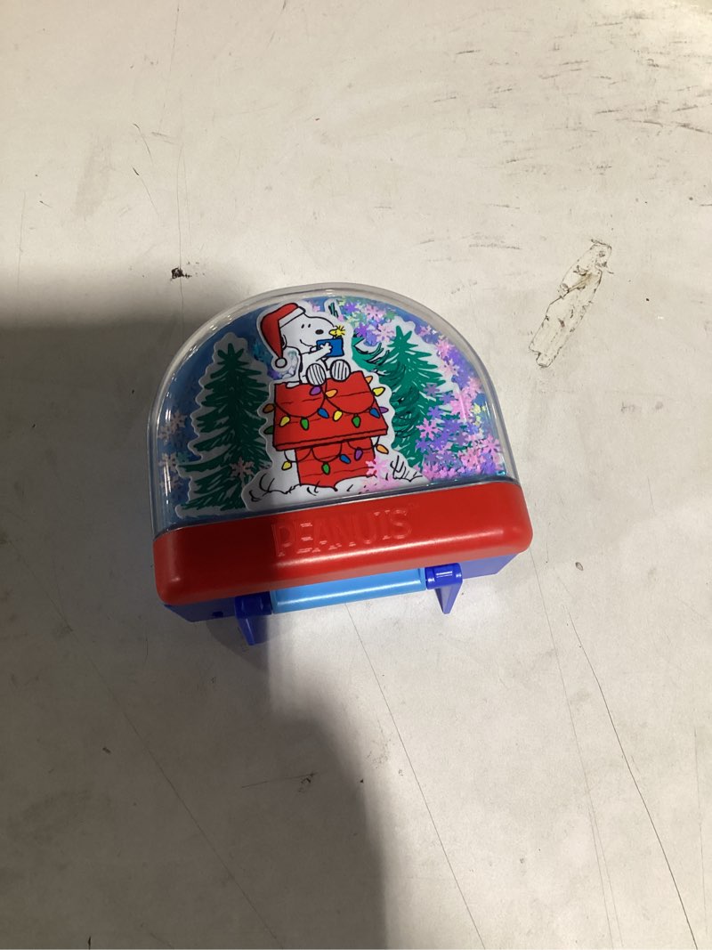 Condition photo showing Good Condition for Polly Pocket x Peanuts Collector Compact, Micro Dolls and Playset, 7 Themed Accessories, 4 Iconic Locations, Snoopy & Woodstock