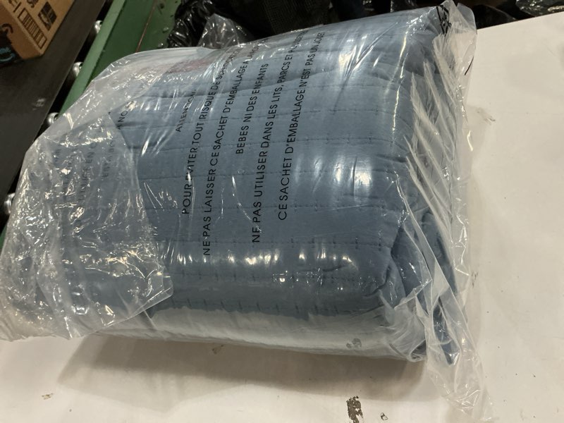 Condition photo showing Good Condition for WRENSONGE King Size Quilt-3 Pieces Lightweight Bedspreads Oxford Blue King Quilt Bedding Set for All Seasons, Soft Summer Coverlet with 2 Pillow Shams Suitable for Bed, Couch, Quilt Blanket Azure Blue King(106" x 94”)