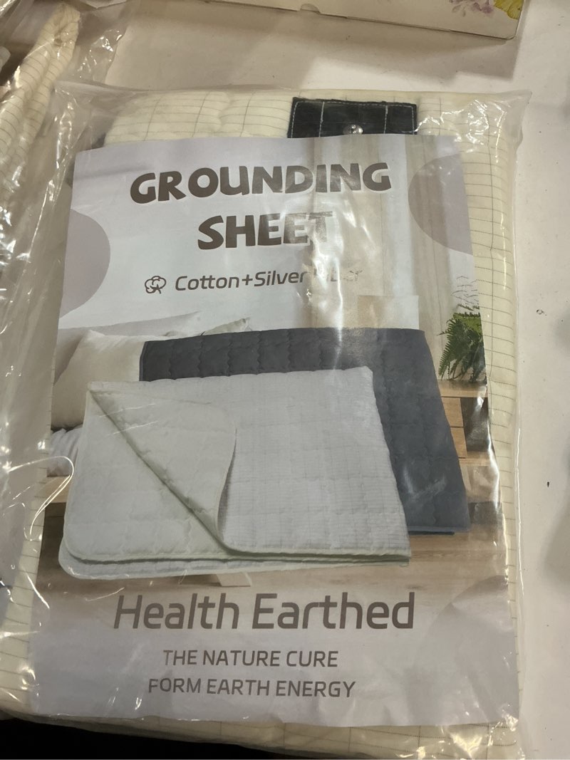 Condition photo showing New/Like New for Grounding Mat, Cotton Grounding Mat for Bed 23.6×34.2 Inch Grounding Pad with Cotton & Silver Fiber for Sleep with 15ft Grounding Cord, Grey 23.6\"×34.2\" beige