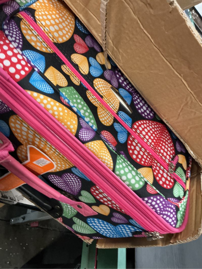 Condition photo showing Good Condition for Rockland Jungle Softside Upright Luggage Set, Expandable, New Heart, 4-Piece (14/29/24/28) 4-Piece Set (14/19/24/28) New Heart