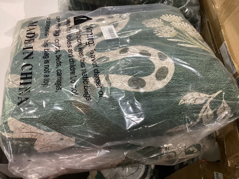 Condition photo showing New/Like New for moynesa green 8x10 area rugs for living room, washable vintage animal area rug for bedroom, dining room table, home office, boho soft non slip indoor large carpets (8x10 green) 8' x 10' (rectangular) green