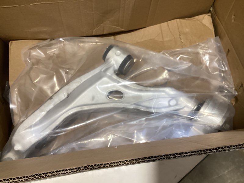 Condition photo showing Good Condition for front left & right lower control arm w/bushings compatible with lexus 2013-2020 gs200t gs300 gs350 gs450h rc200t rc300 rc350 rwd, 48640-30320 48620-30320 48075-30060 48076-30060