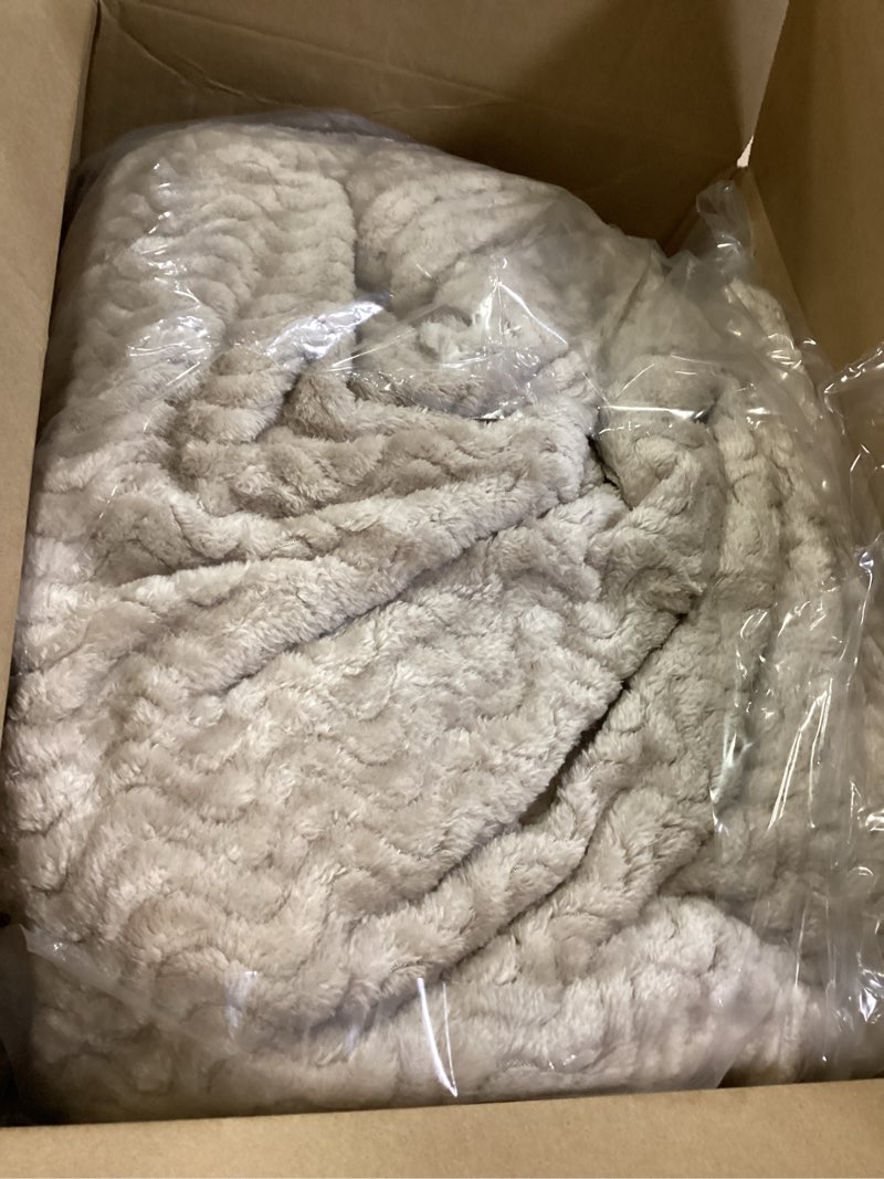 Condition photo showing Good Condition for Exclusivo Mezcla King Size Flannel Fleece Blanket, 90x104 Inches Soft Jacquard Weave Wave Pattern Velvet Plush Blanket for Bed, Cozy, Warm, Lightweight and Decorative for Winter, Camel Blanket