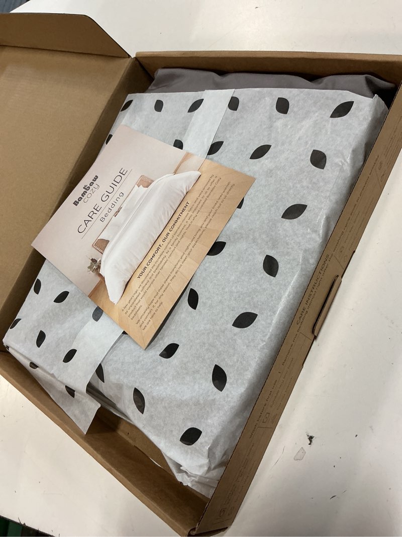 Condition photo showing Good Condition for bambaw 100% viscose derived from bamboo fitted sheet only, soft fitted sheet queen size, cooling fit