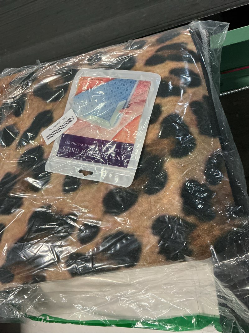 Condition photo showing New/Like New for leopard rug 5x7 washable animal print rug living room large carpet soft non-slip, non-shedding brown carpet for office dormitory bedroom 5' x 7' (rectangular) leopard brown
