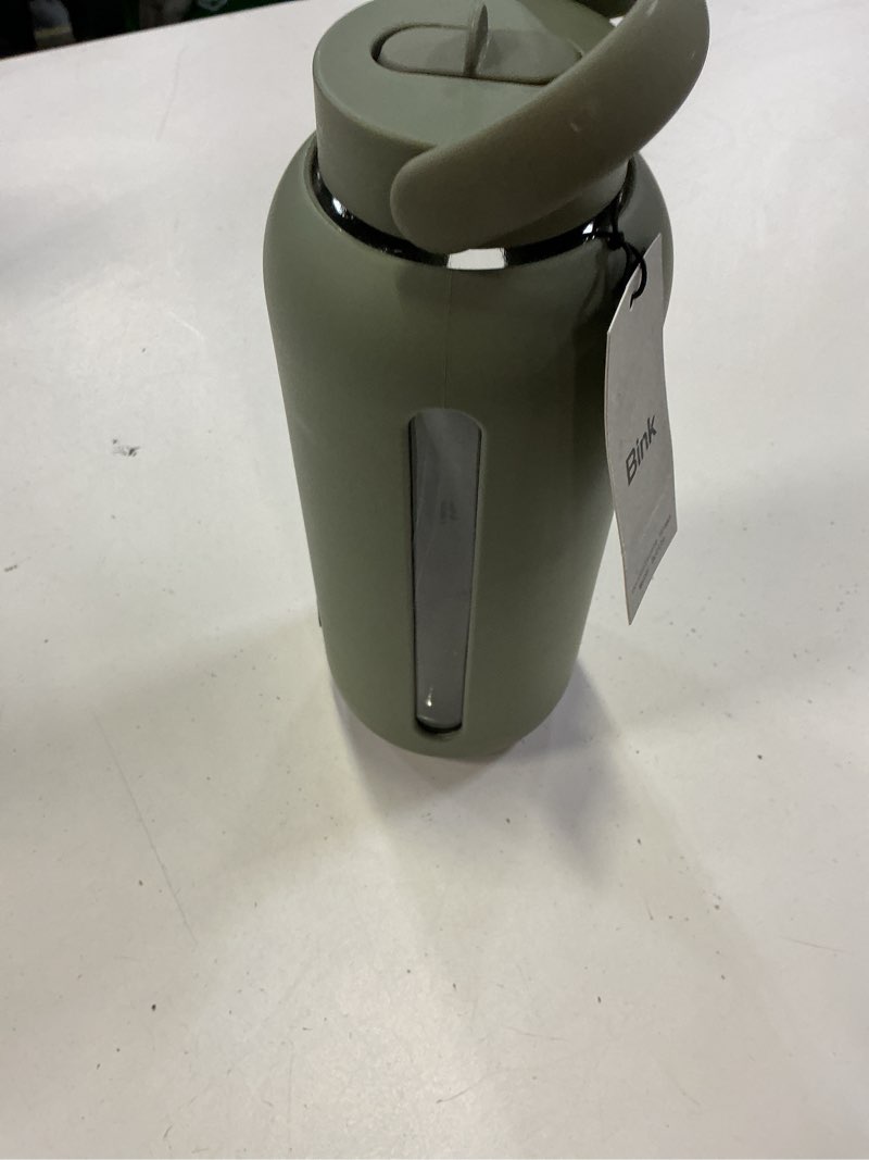 Condition photo showing New/Like New for bink 36 oz. big bottle with flip cap green