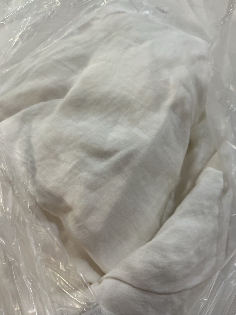 Condition photo showing Good Condition for european linen deluxe bedding bundle, king, white