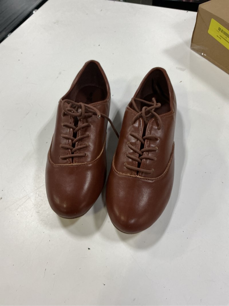 Condition photo showing Good Condition for no boundaries faux leather casual oxford shoes, women's, size 8