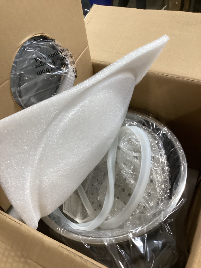 Condition photo showing Good Condition for pressure cooker stainless steel,one-hand locking/rotating lock,compatible with gas & induction, fast cooking for large meals,dishwasher safe,olla de presion (9 quatrs) 9 quarts