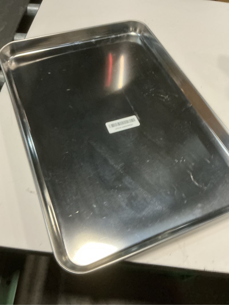 Condition photo showing Good Condition for TeamFar Baking Sheet, 17.6’’ x 13’’ x 1’’ Stainless Steel Large Cookie Sheet Half Baking Pans, Non-toxic & Healthy, Easy Clean & Dishwasher Safe, Heavy Duty & Sturdy- Set of 2 17.6inch