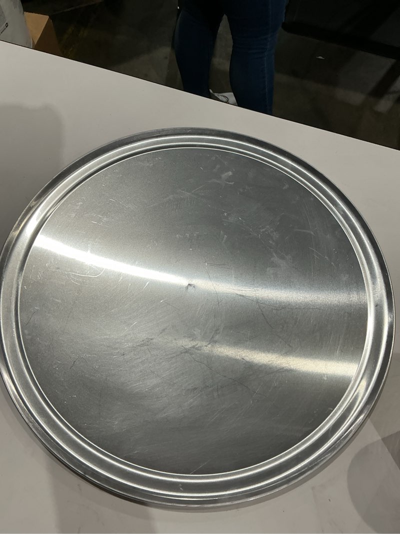 Condition photo showing Good Condition for american metalcraft tp18 18” diameter pizza pan - 18-gauge aluminum - commercial wide rim - 16 inch interior diameter - oven-ready - silver 18-inch pizza pan