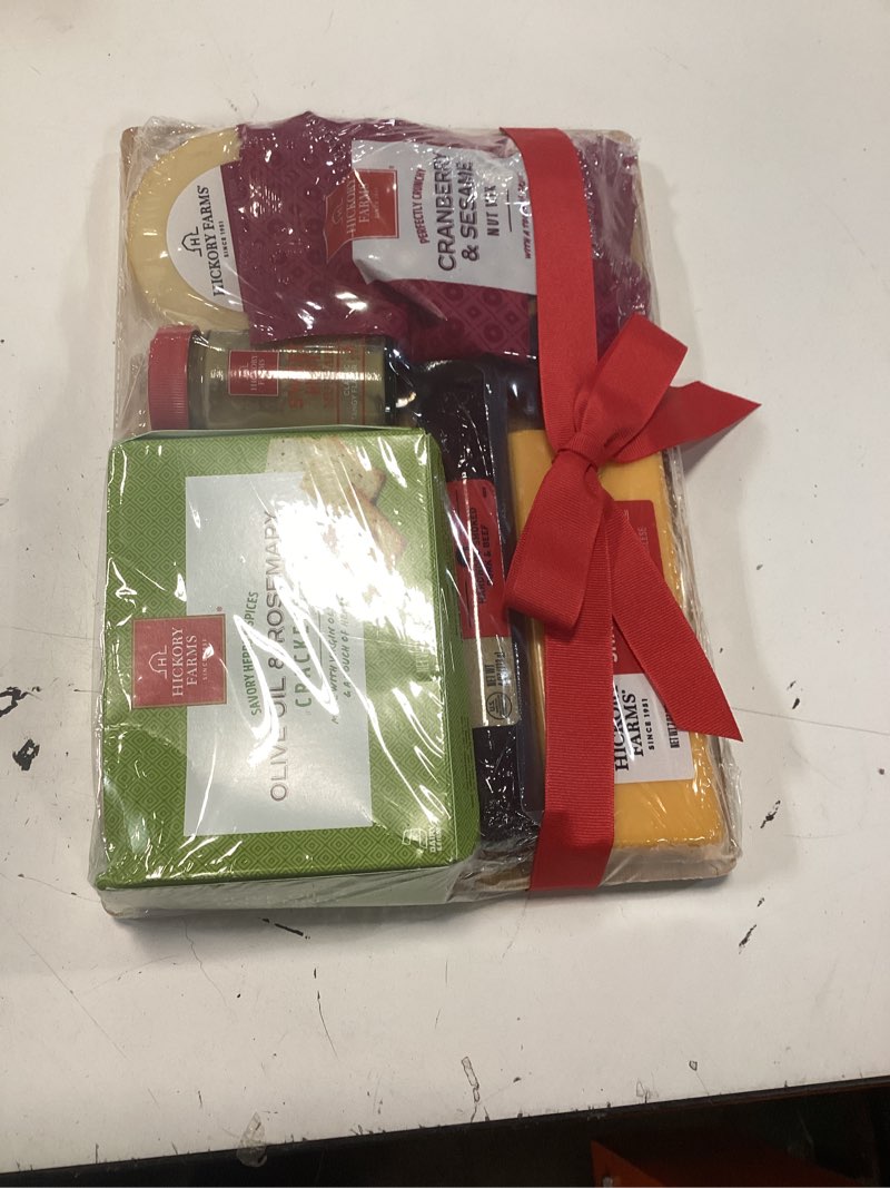 Condition photo showing New/Like New for bb 04/21/26 california delicious gourmet cheeseboard gift, 8 piece set