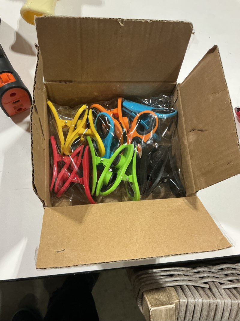 Condition photo showing Good Condition for jetmore 12 pack chip clips bag clips, magnetic bag clip for food storage heavy duty, plastic food clip for chips, snack, kitchen, refrigerator, garden, sewing, fabric, clothes pins