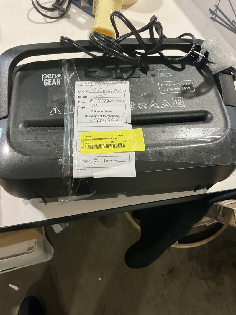 pen + gear 16 sheet cross-cut shredder,