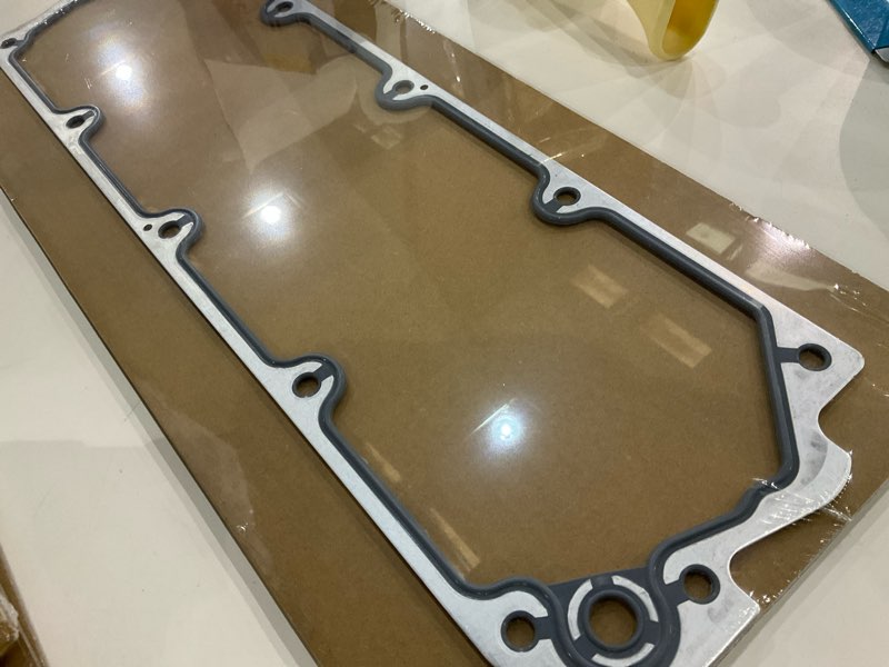 Condition photo showing New/Like New for SK615211 Engine Valve Cover Gasket