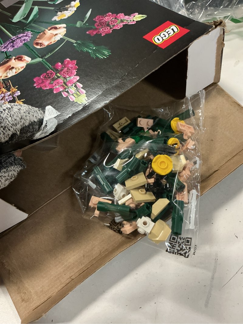 Condition photo showing As Is for LEGO Icons Flower Bouquet Building Decoration Set - Artificial Flowers with Roses, Decorative Home Accessories, Gift for Him and Her, Botanical Collection and Table Art for Adults, 10280