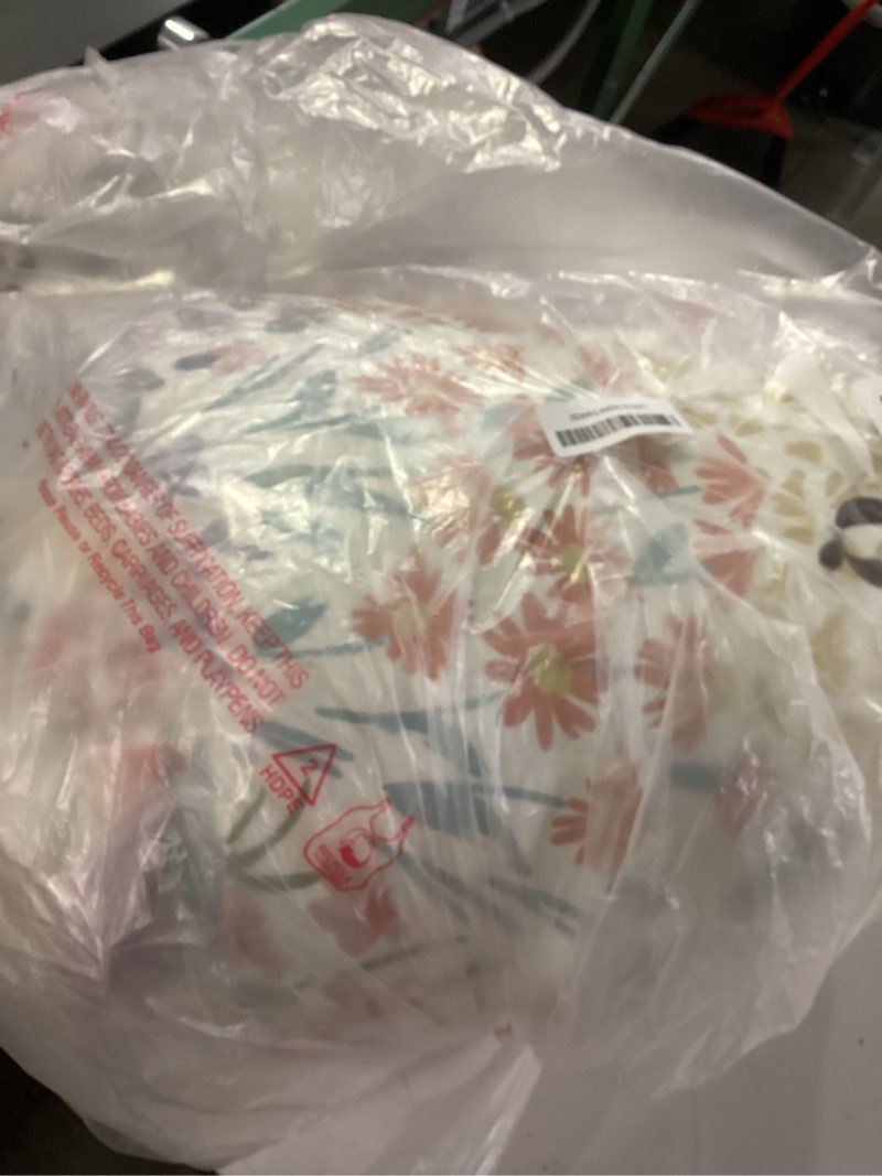 https://lotting-media.assets.bidfta.com/lotting_b4aee552-5723-4cbe-ab88-2cd820dd3eae
