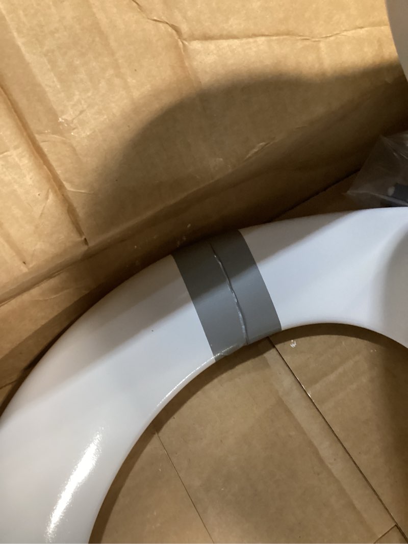 Condition photo showing As Is for bemis 500ec 390 toilet seat with easy clean & change hinges, 1 pack round, cotton white round basic