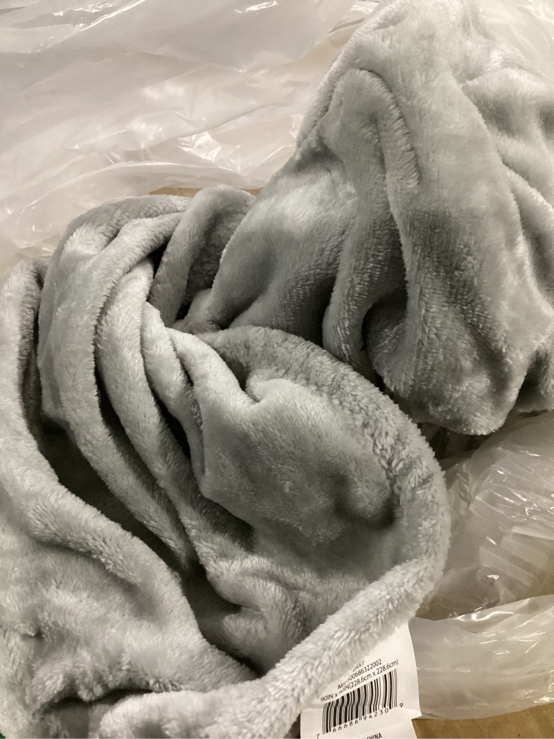 Condition photo showing Good Condition for mainstays super soft plush bed blanket, gray, full/queen  ize, 90 x 90 in