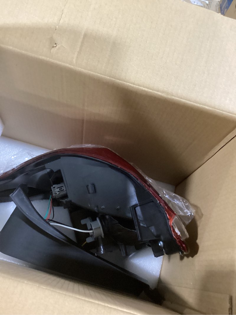 Condition photo showing Good Condition for Tail Lights Assembly Compatible with 2011-2015 Ford Explorer Base, Limited, Sport, XLT Rear Brake Lamp With Wire Harness and Bulbs BB5Z13405C BB5Z13405A Right Passenger Side Left Driver Side LH 11-15 Explorer