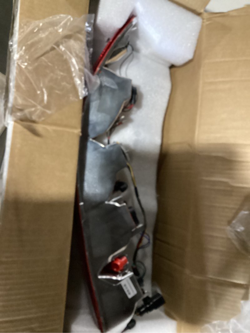 Condition photo showing New/Like New for rear bumper lights compatible with q5 2009-2016 right and left side bumper tail lights 8r0945095 8r0945096