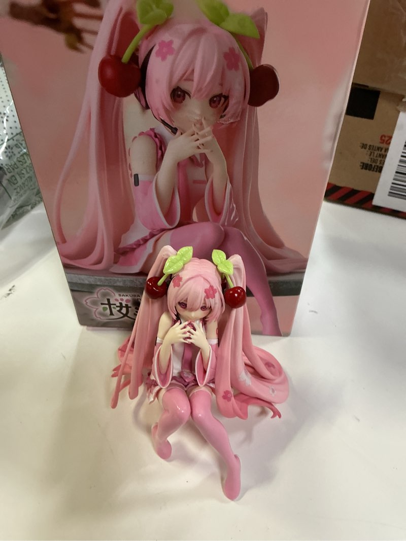 Condition photo showing Good Condition for Furyu - Hatsune Miku - Sakura Miku Noodle Stopper Figure