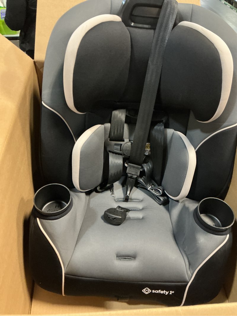 Condition photo showing Good Condition for safety 1st crosstown slim all-in-one convertible car seat, city storm