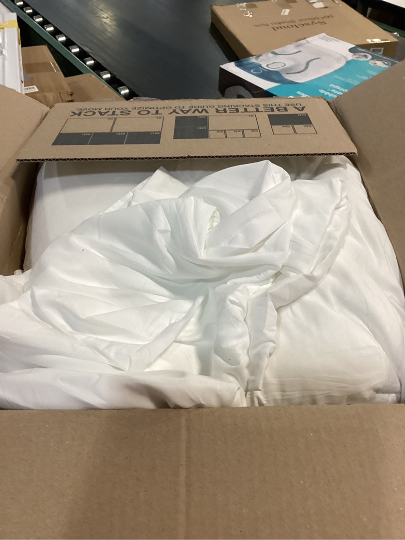 Condition photo showing Good Condition for litanika white oversized king comforter set super king plus size, 3 pieces lightweight solid bedding comforter set, all season fluffy bed set (128x120in comforter & 2 pillowcases) bright white super king plus