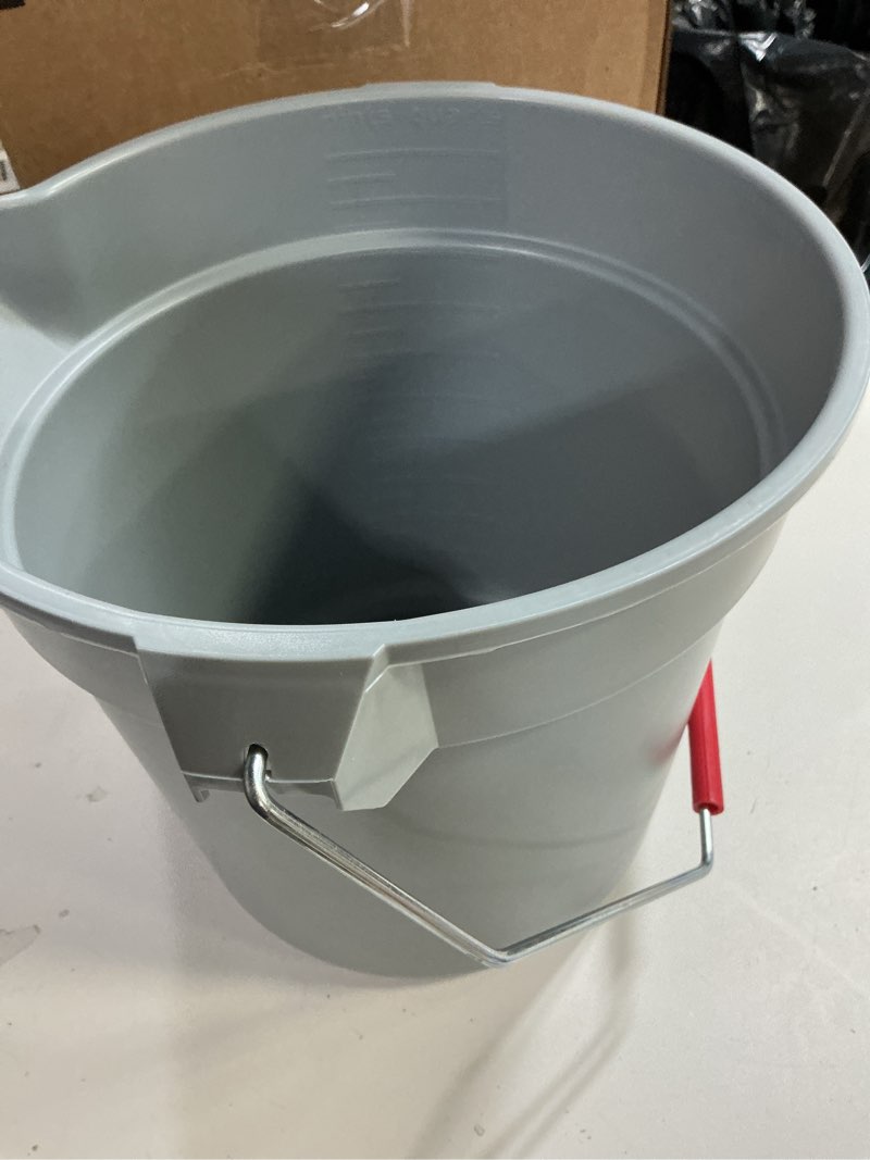 Condition photo showing Good Condition for Rubbermaid Commercial Products Brute Heavy-Duty Round Bucket 10-Quart/2.5 Gallon Gray Corrosive-Resistant Pail with Handle for Professional/Janitorial Cleaning and Material Transport