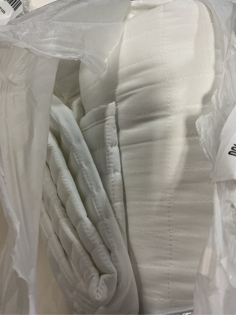 Condition photo showing Good Condition for comfort spaces white oversized king quilt set 120"x118" bedspread quilted summer lightweight microfiber bedding coverlet with double sided stitching soft all season cozy 3 piece with matching shams white oversized bedspread king(120"x118") plaid